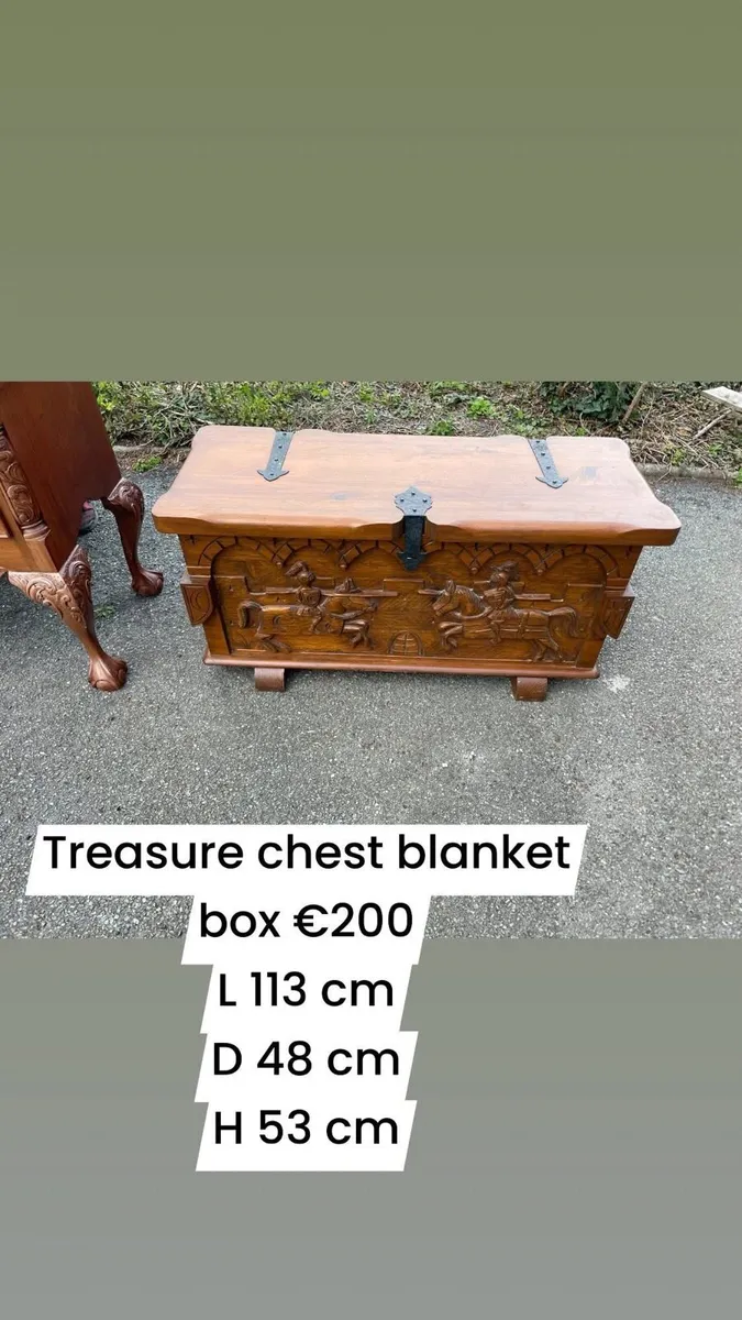 Antique carved blanket storage box - Image 2