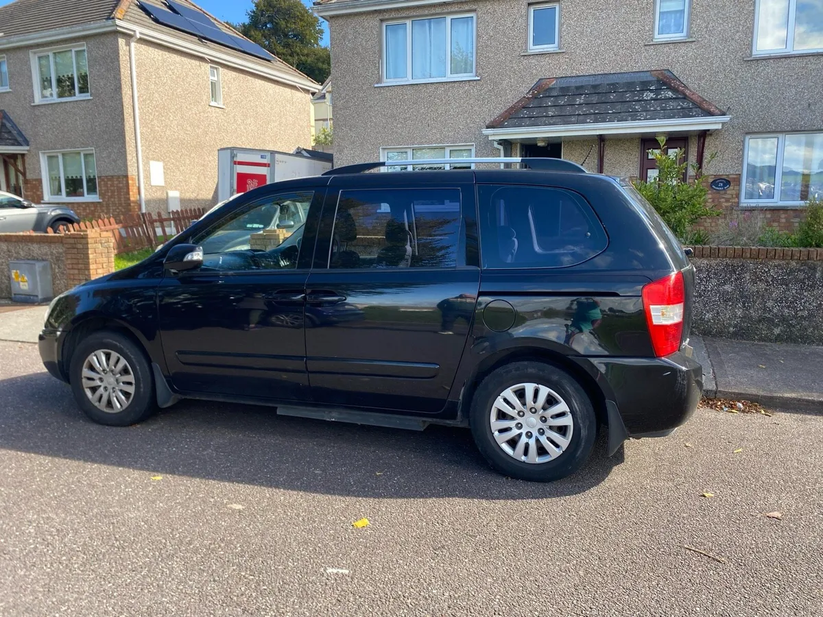 Wheelchair converted Kia Sedona 2012 - Image 2
