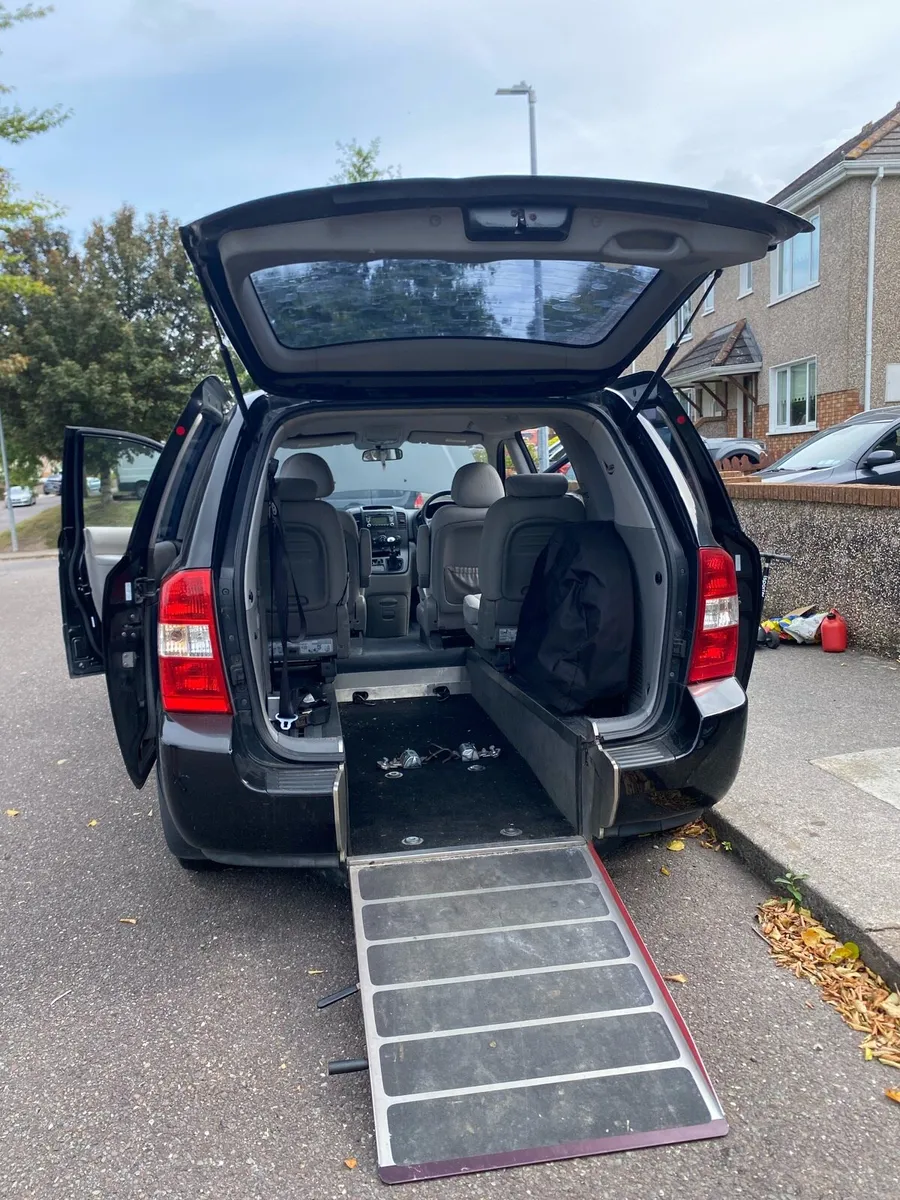 Wheelchair converted Kia Sedona 2012 - Image 3