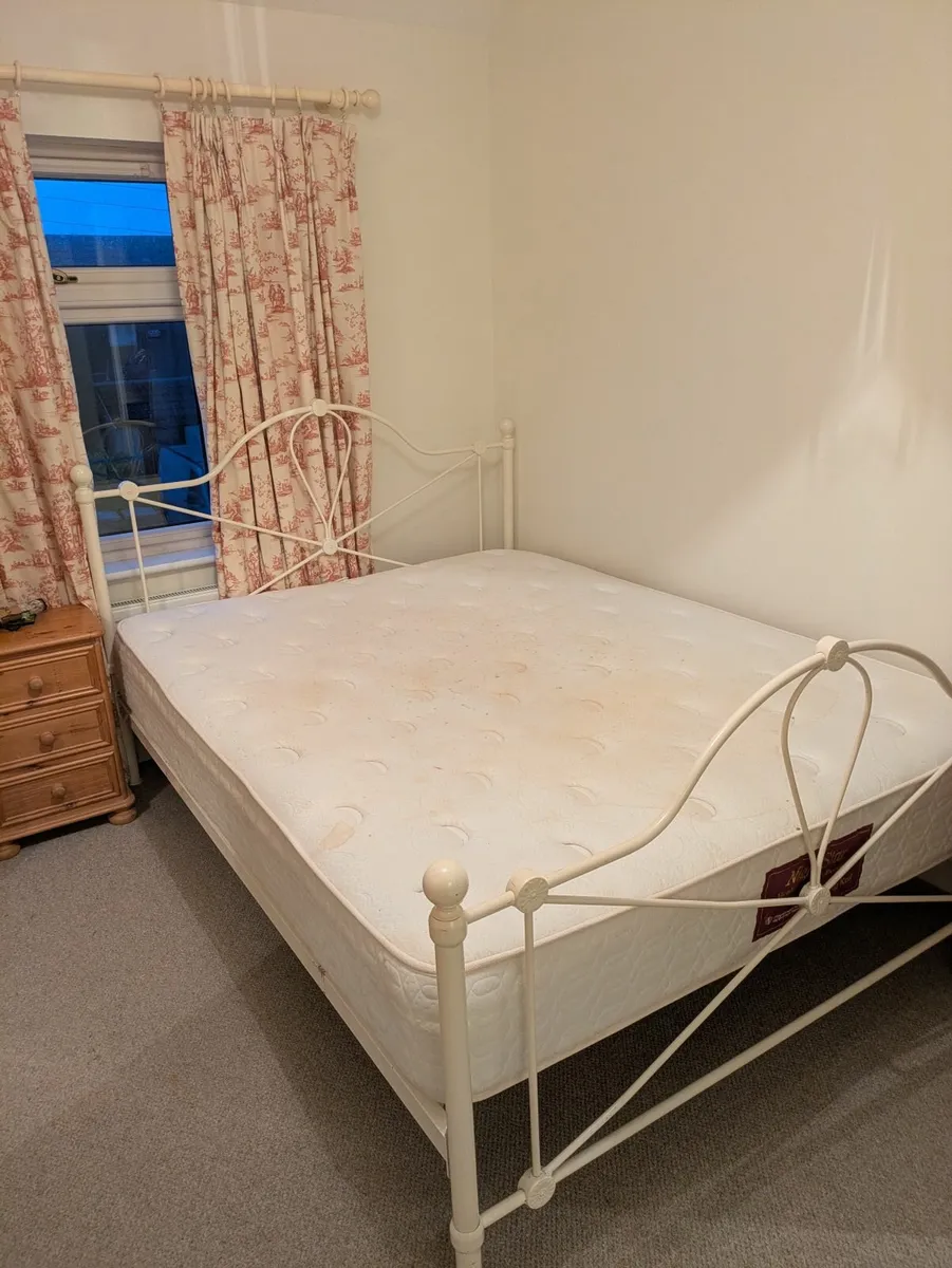Bedframe and mattress - Image 3