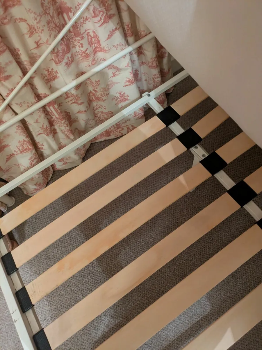 Bedframe and mattress - Image 4