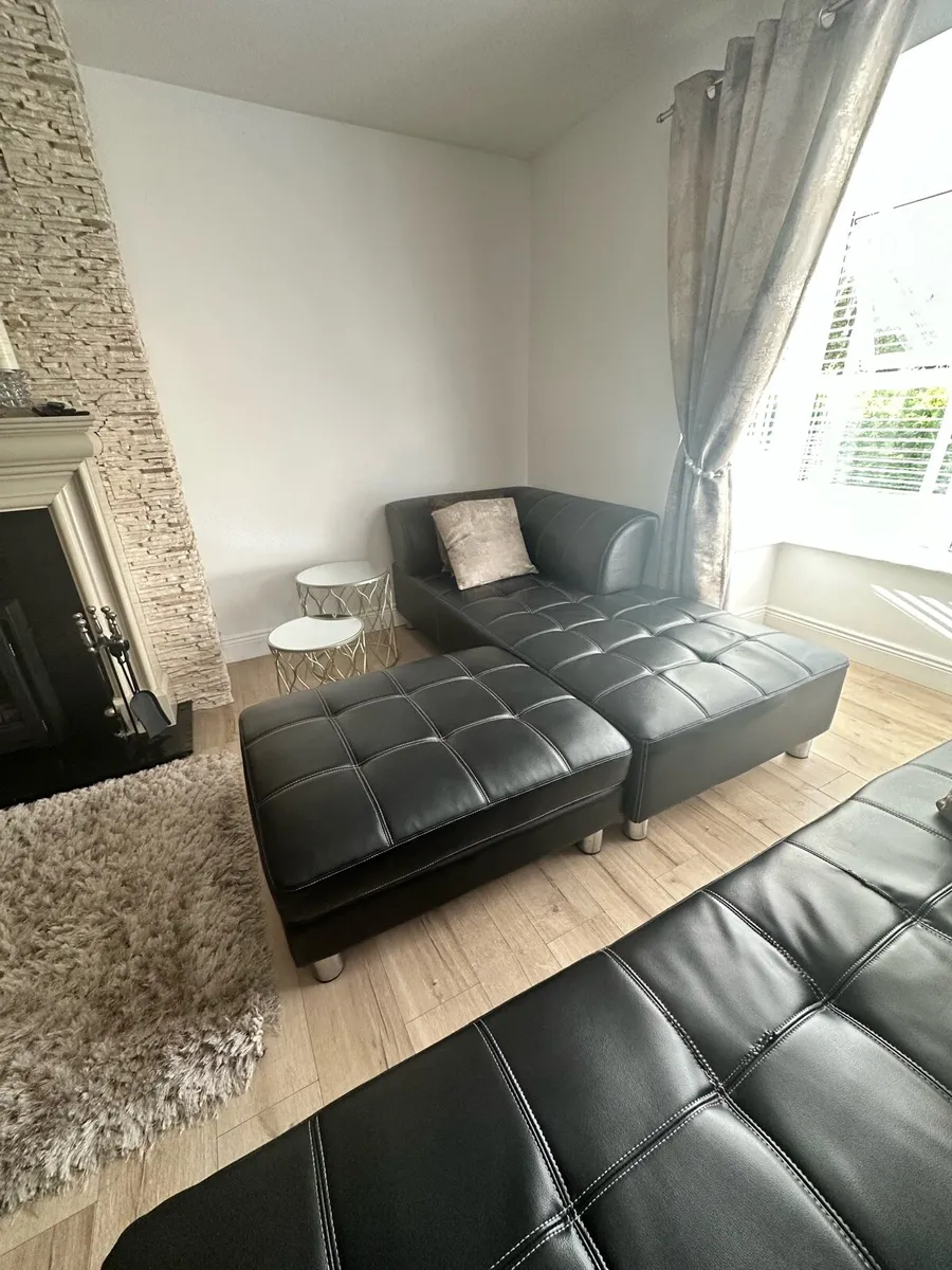 Sofa couch - Image 1