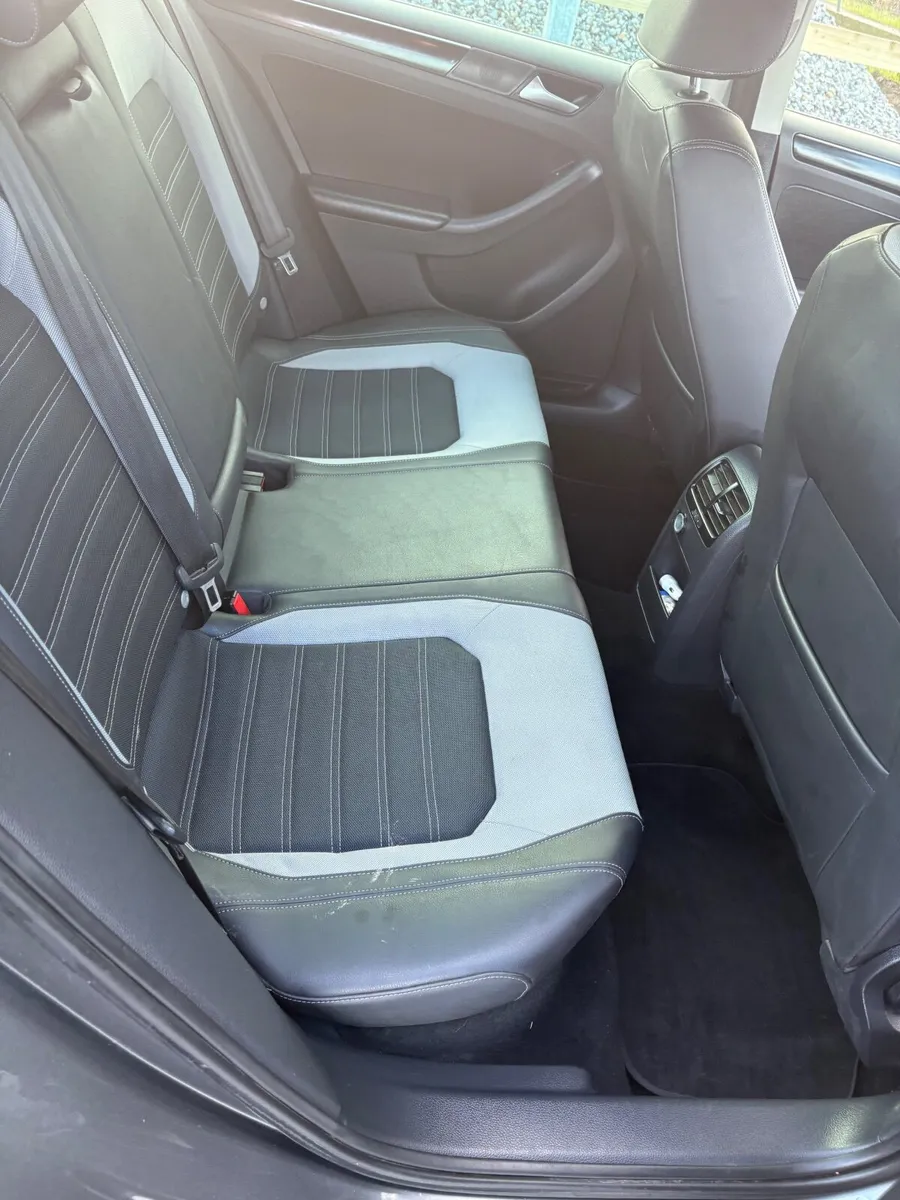Volkswagen Jetta 2016 - Image 3