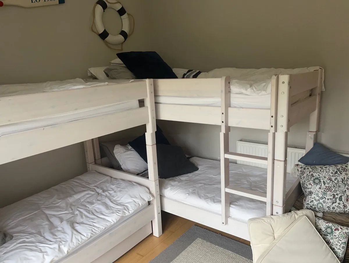 Bunk beds - Image 1