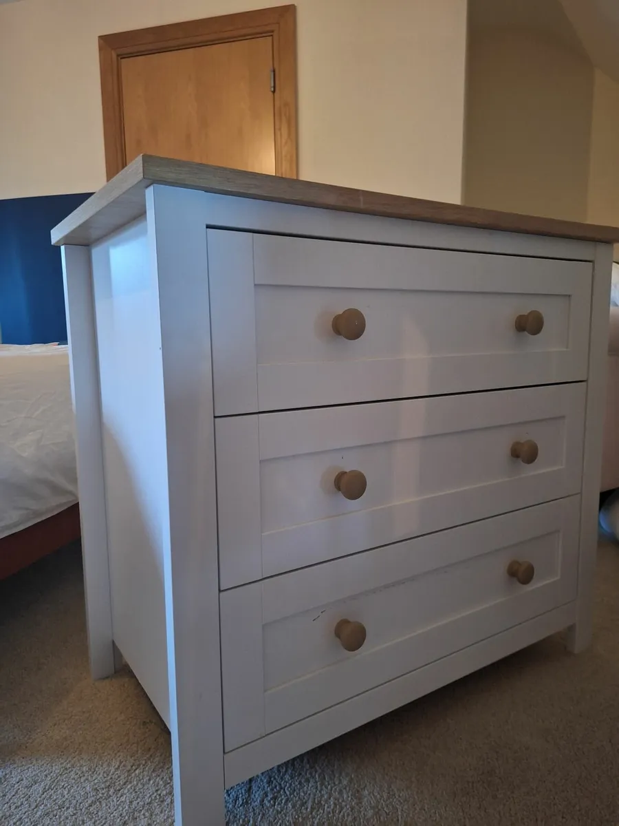 Chest of drawers - Image 2