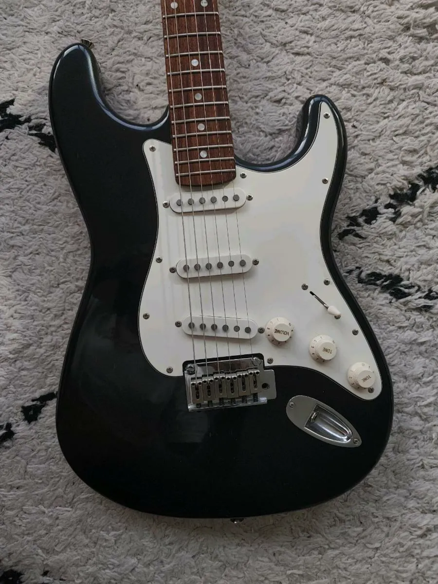 Fender squire standard series - Image 1