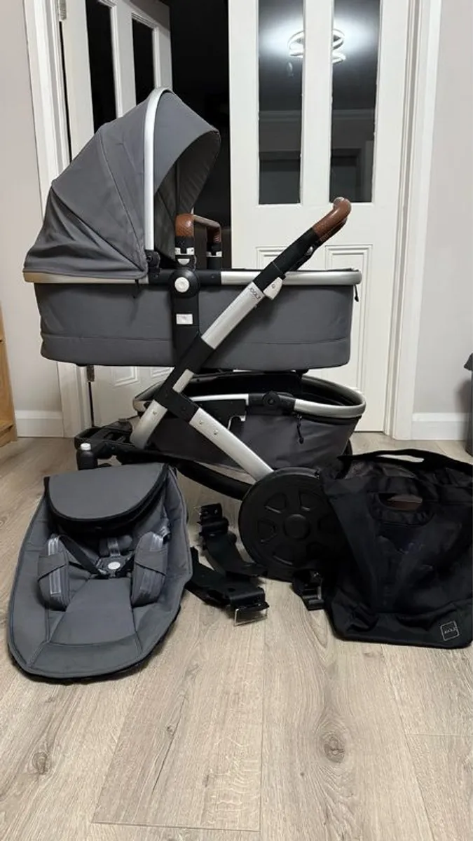 Joolz stroller and car seater - Image 2