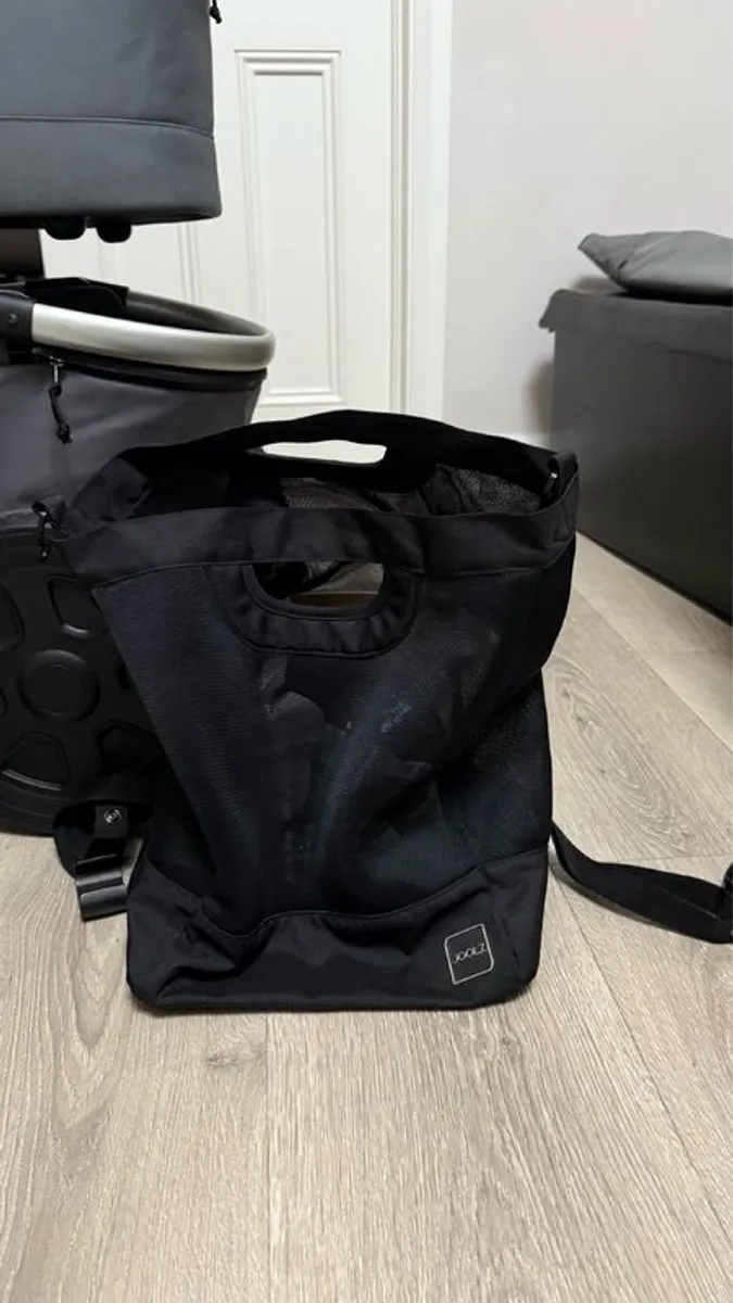 Joolz stroller and car seater - Image 4