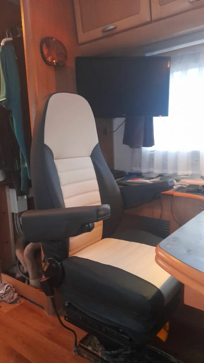 Hymer B584 TDI 1998    !!!!!  ONLY 3500 MILES !!!! - Image 4