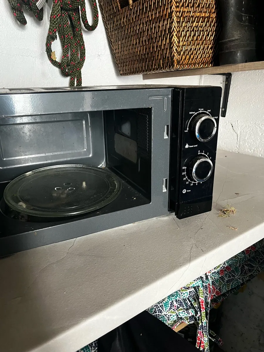 Microwave - Image 2