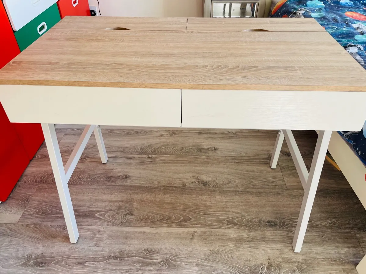 Study desk - Image 4