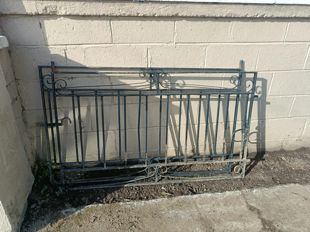 Gates - Image 2