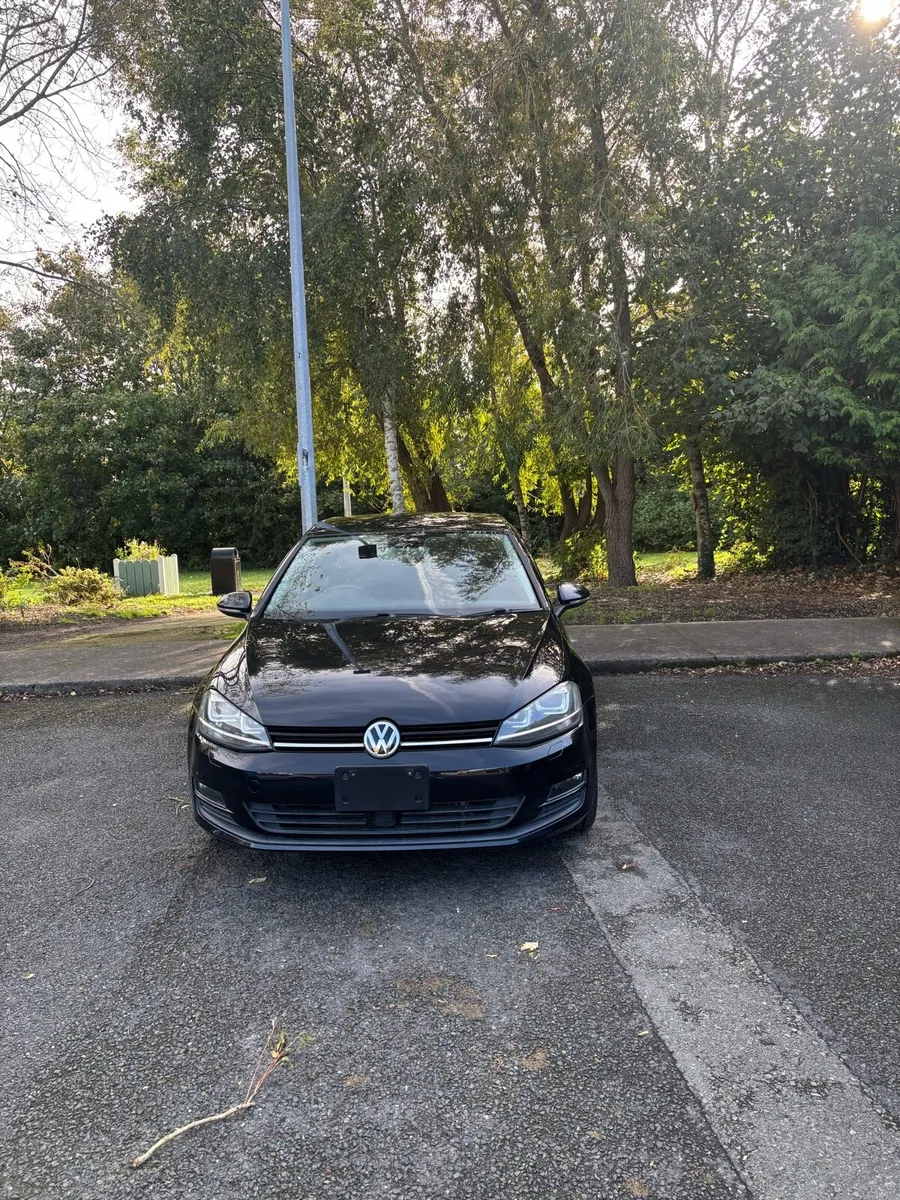 162 Volkswagen Golf - Image 2