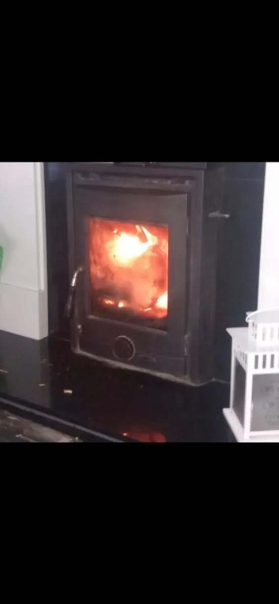 Fireplace and stove - Image 2