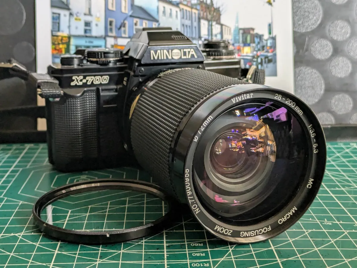 Minolta X-700 + Vivitar 28-200mm 3.5-5.3 zoom - Image 2