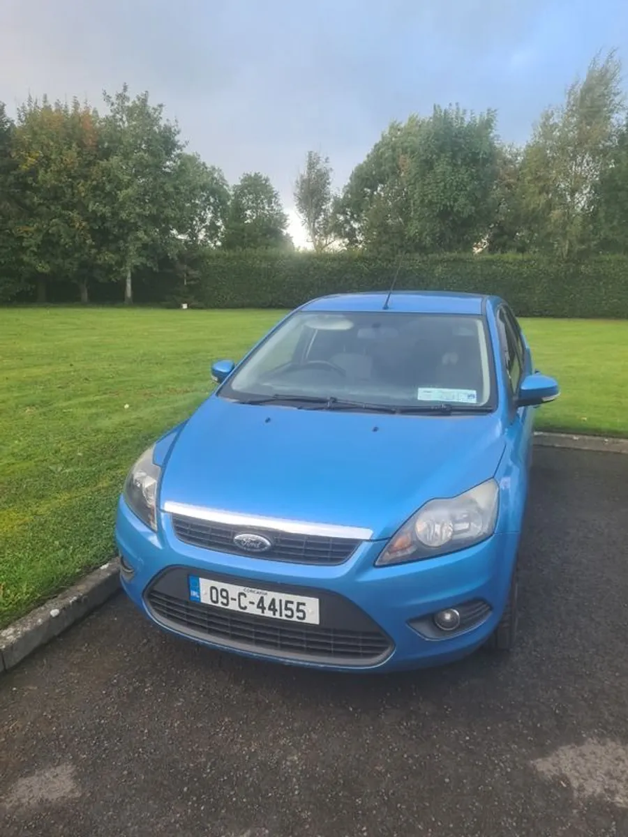 2009 Ford Focus Read Description - Image 1