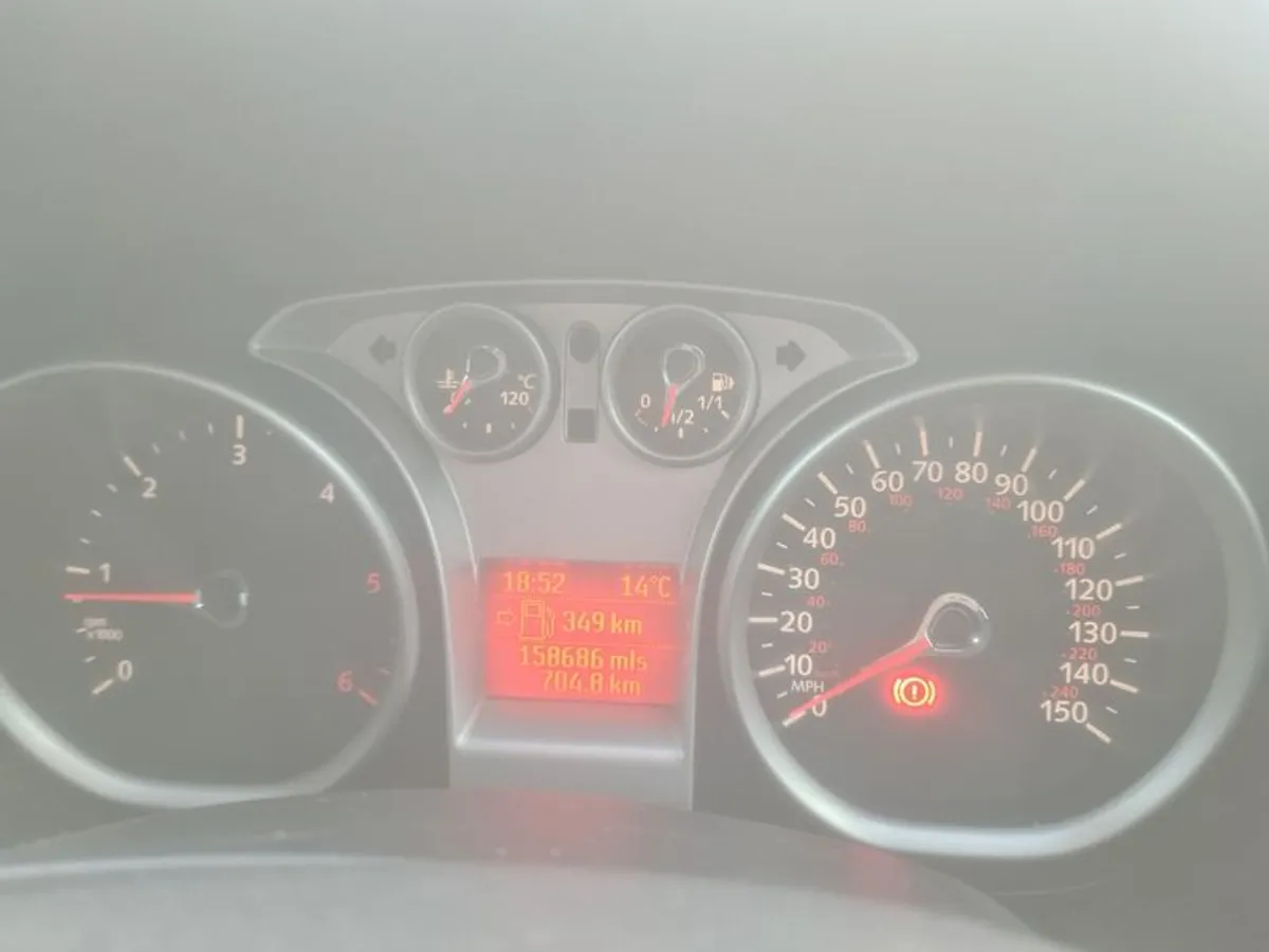 2009 Ford Focus Read Description - Image 2