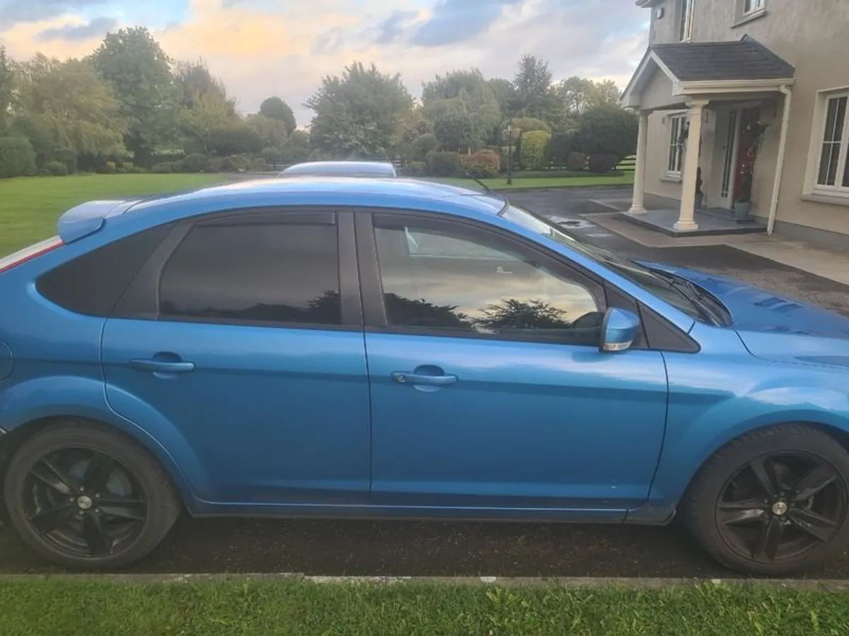 2009 Ford Focus Read Description - Image 3