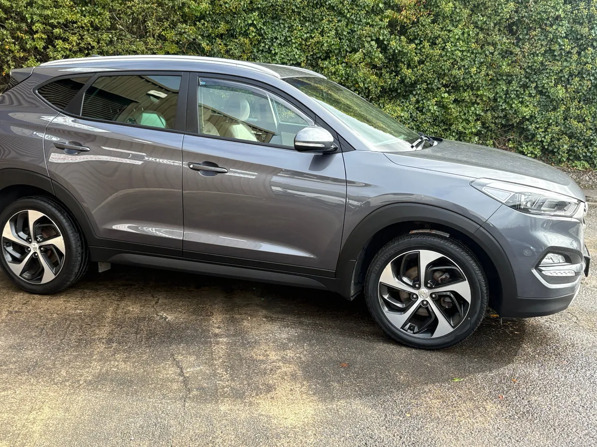 Hyundai Tucson 2018 TOP SPEC 107000km - Image 4