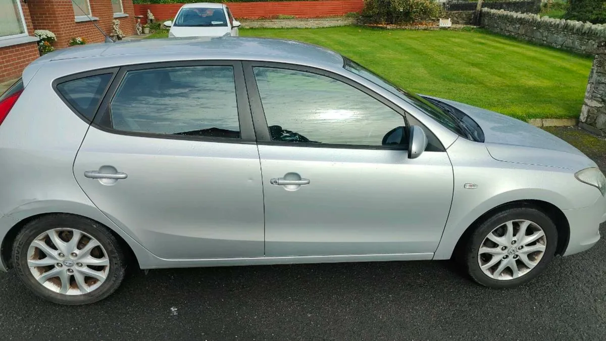 2010 Hyundai i30 - Image 1