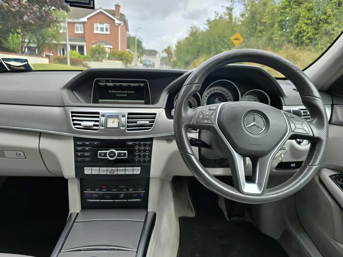 Mercedes E220 - Image 2