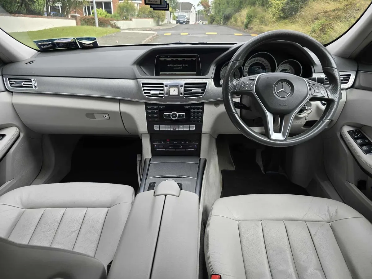 Mercedes E220 - Image 3