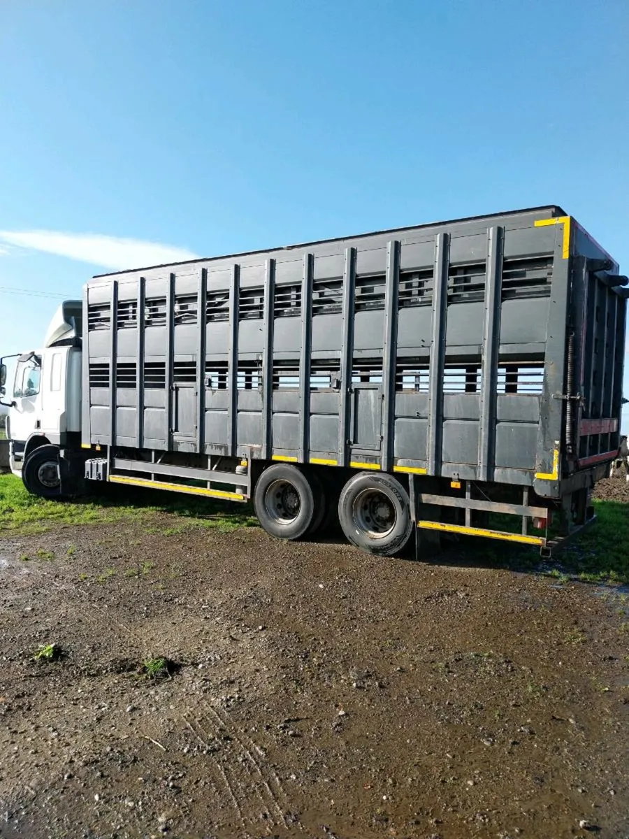 Cattle lorry - Image 1