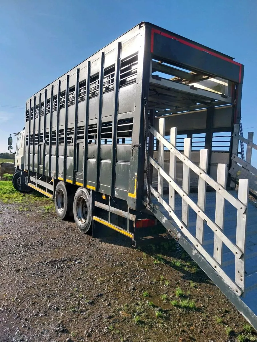 Cattle lorry - Image 3