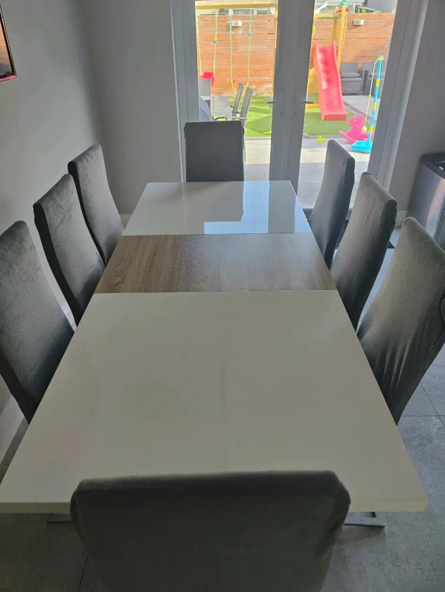 Dining Table & Chairs - Image 3