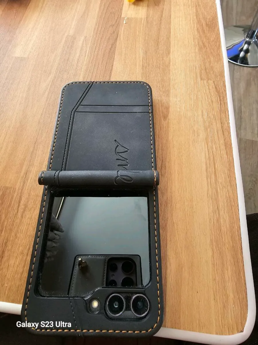 Mobile Phone - Image 2