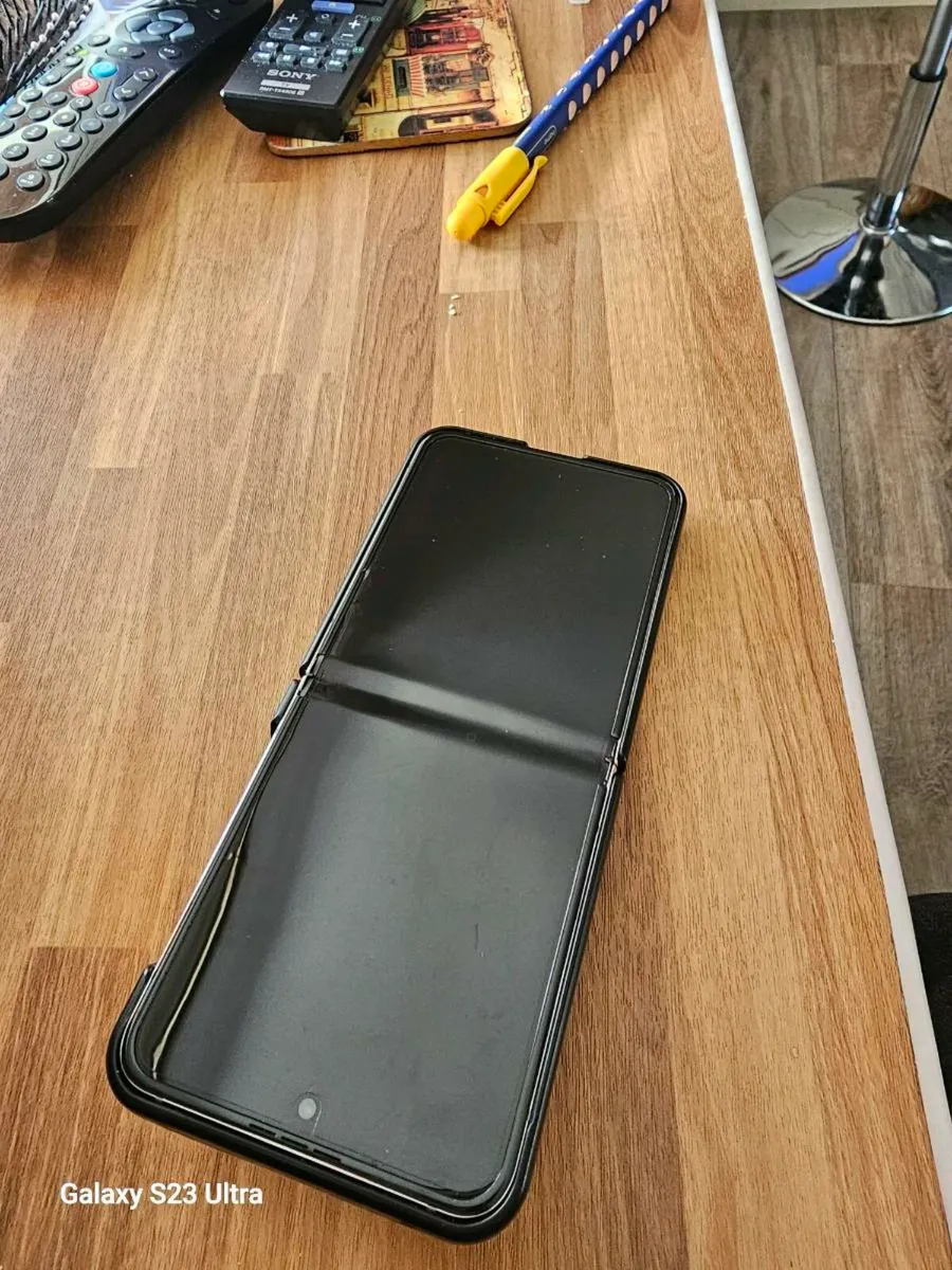 Mobile Phone - Image 3
