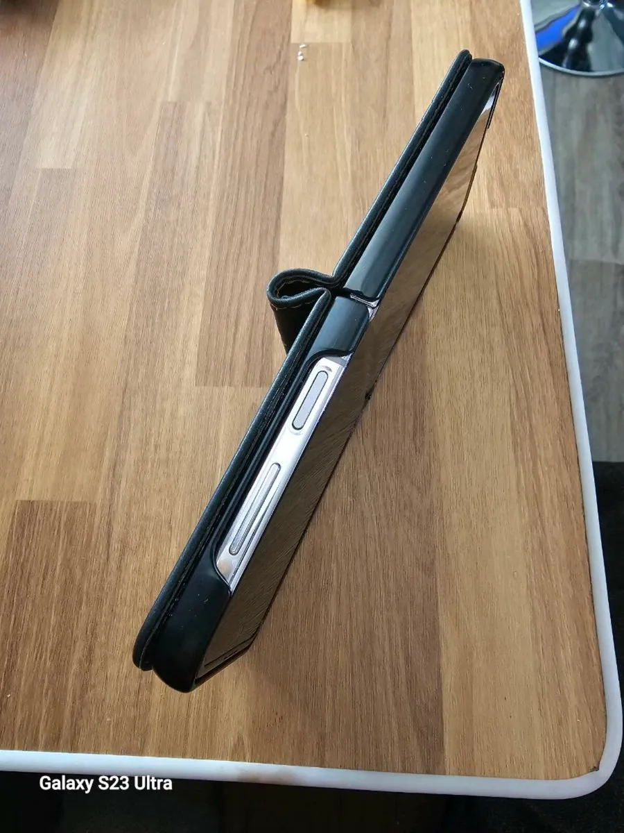 Mobile Phone - Image 4