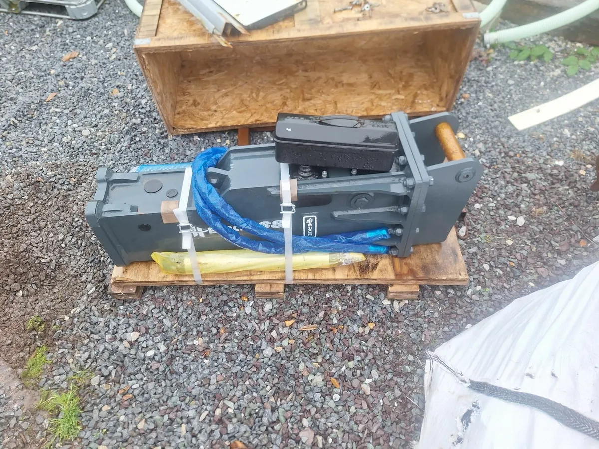 Sailing 75 8 ton hydraulic breaker - Image 1