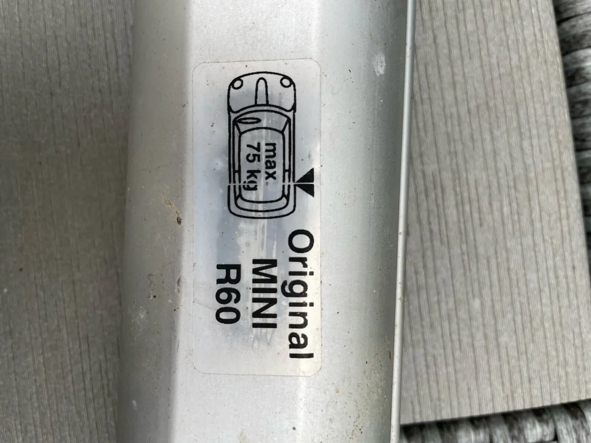 Mini Countryman Genuine roof bars - Image 2
