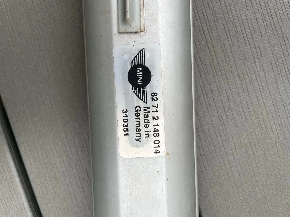 Mini Countryman Genuine roof bars - Image 3