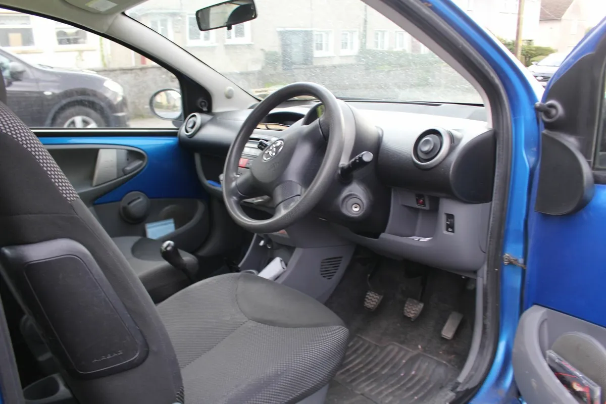 Toyota Aygo 2010 - Image 2