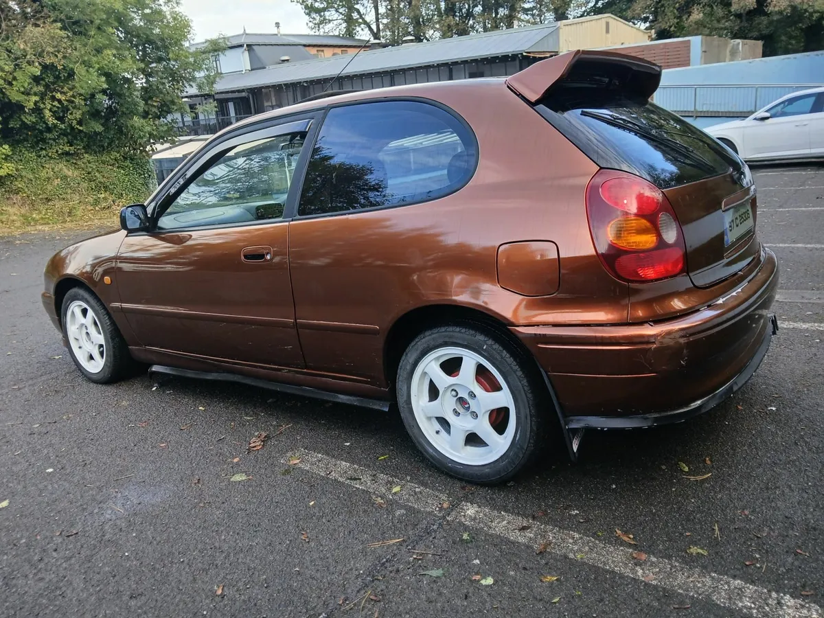 e11 Toyota Corolla 1997 - Image 4