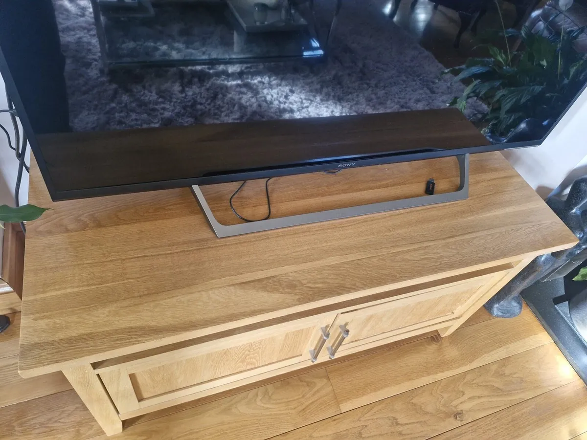 Quality Solid Oak TV Unit - Image 4
