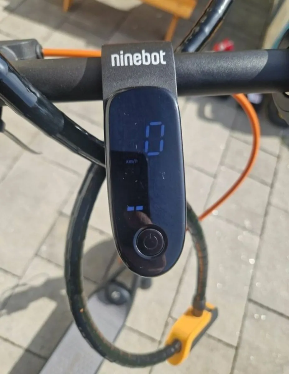 Electric Scooter- Ninebot KickScooter F40E - Image 2