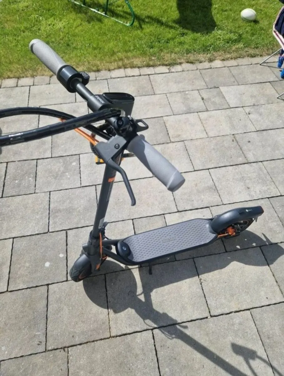 Electric Scooter- Ninebot KickScooter F40E - Image 1