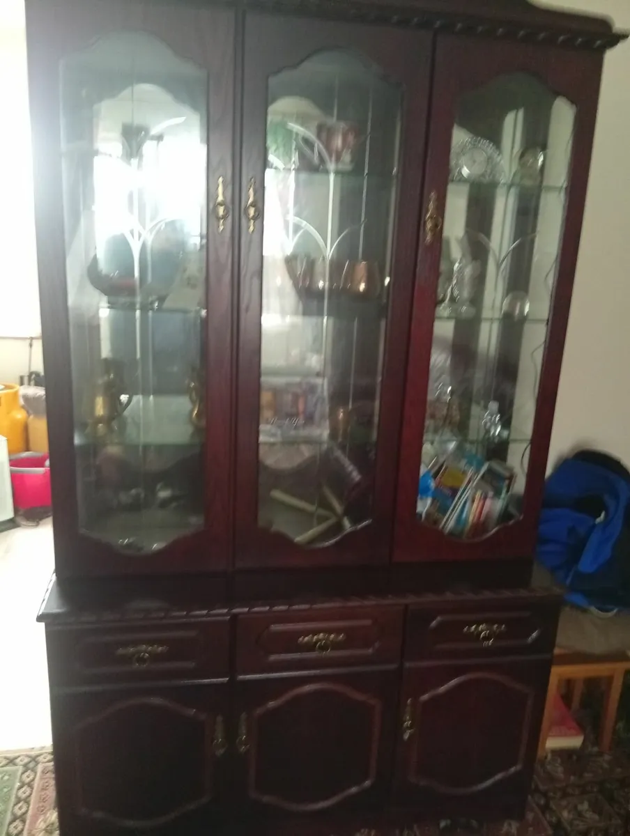 4' Dark mahogany glass display unit with cupboard - Image 2