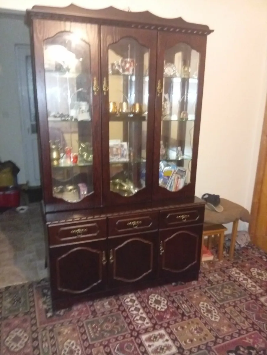 4' Dark mahogany glass display unit with cupboard - Image 1