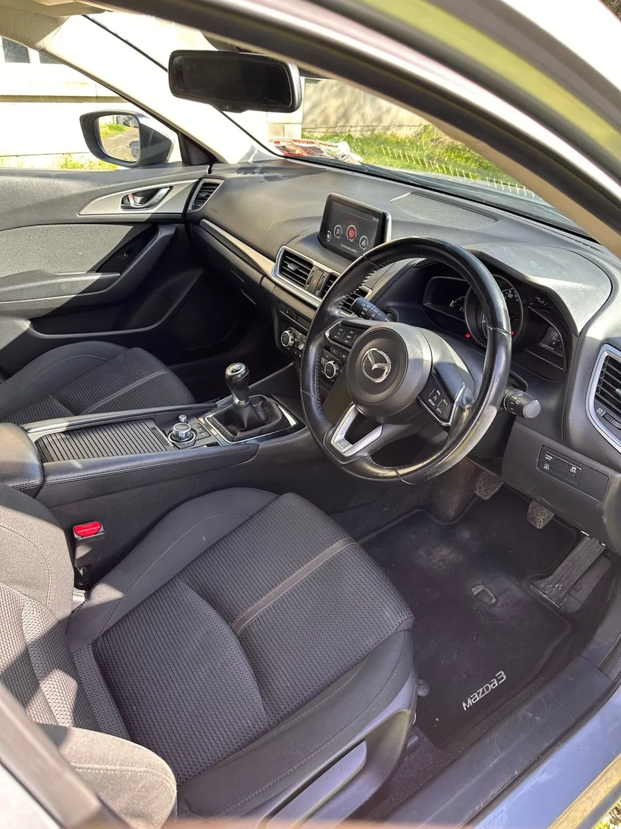171 Mazda 3 1.5dsl exec - Image 4
