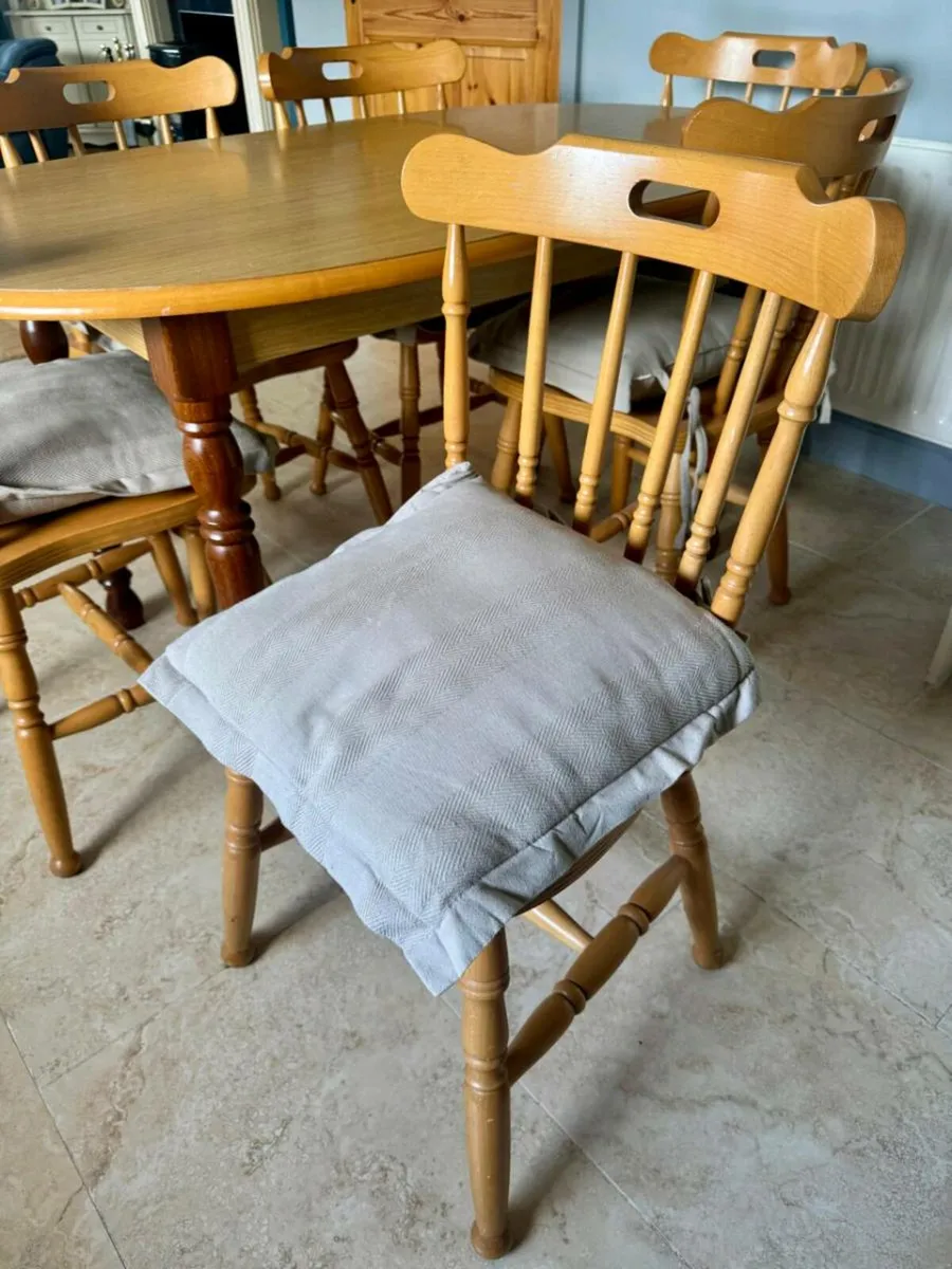 Table & Chairs - Image 3
