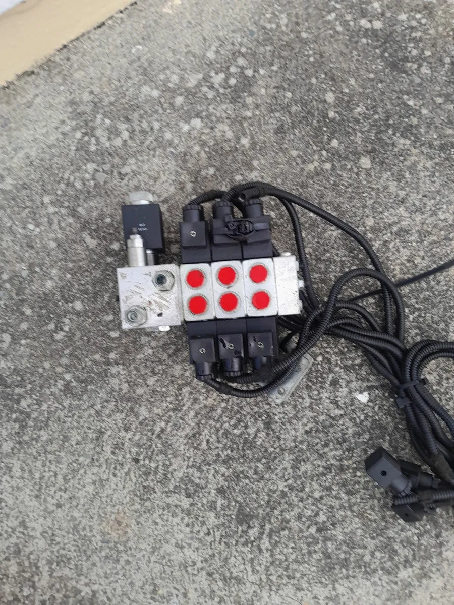 Hydraulic master valve - Image 4