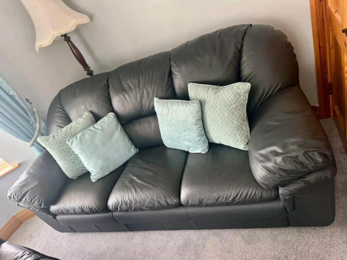 3 piece suite - Image 1