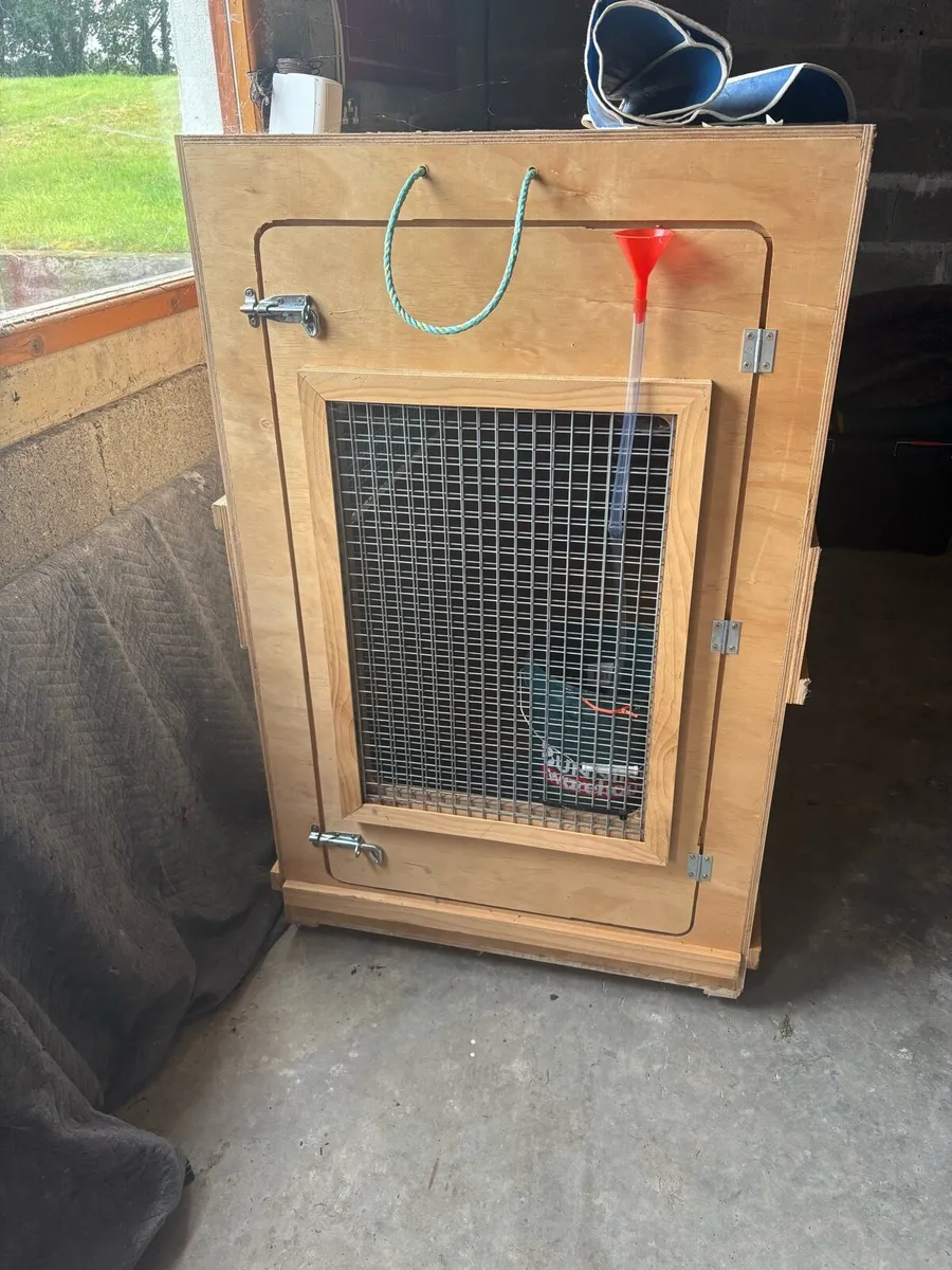 Large dog crate - Image 1