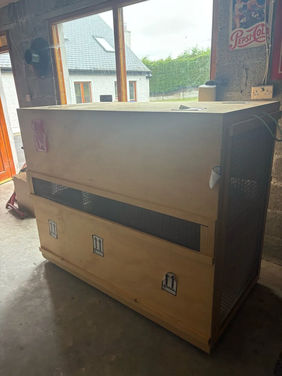 Large dog crate - Image 4
