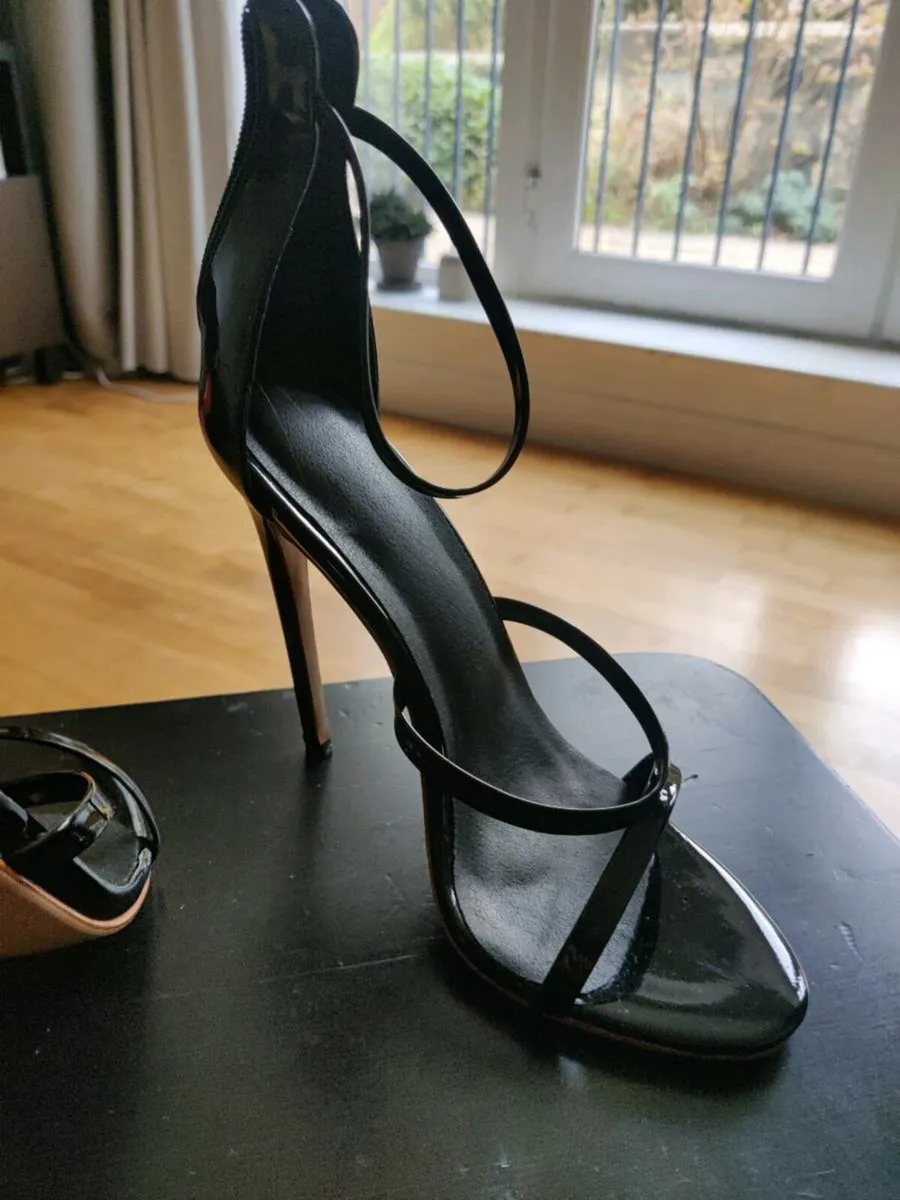 Stiletto - Image 1