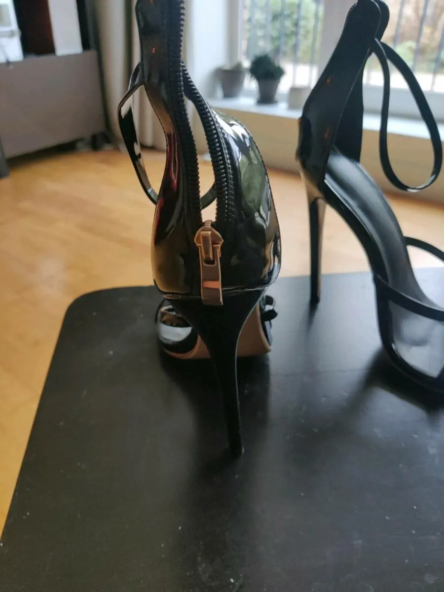 Stiletto - Image 2